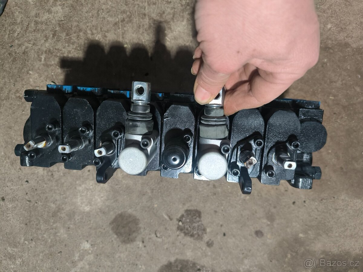 Minibagr rozvaděč - 4