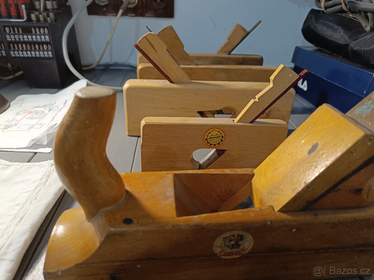 5 kusů starých dřevěných hoblíků - 4
