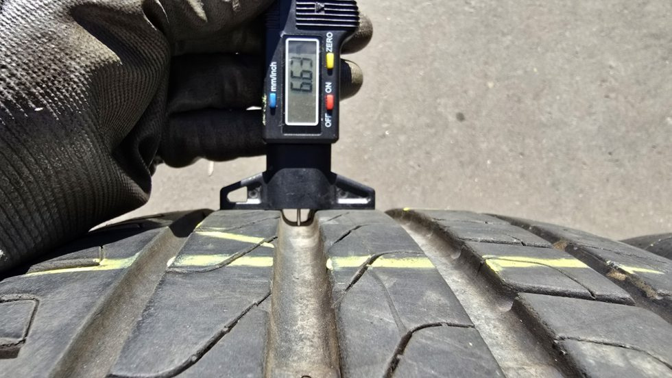 Letní pneu 235/40/19 Pirelli - 4