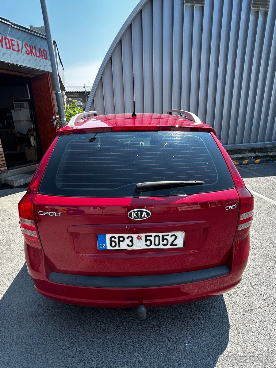 kia ceed 1.6crdi - 4
