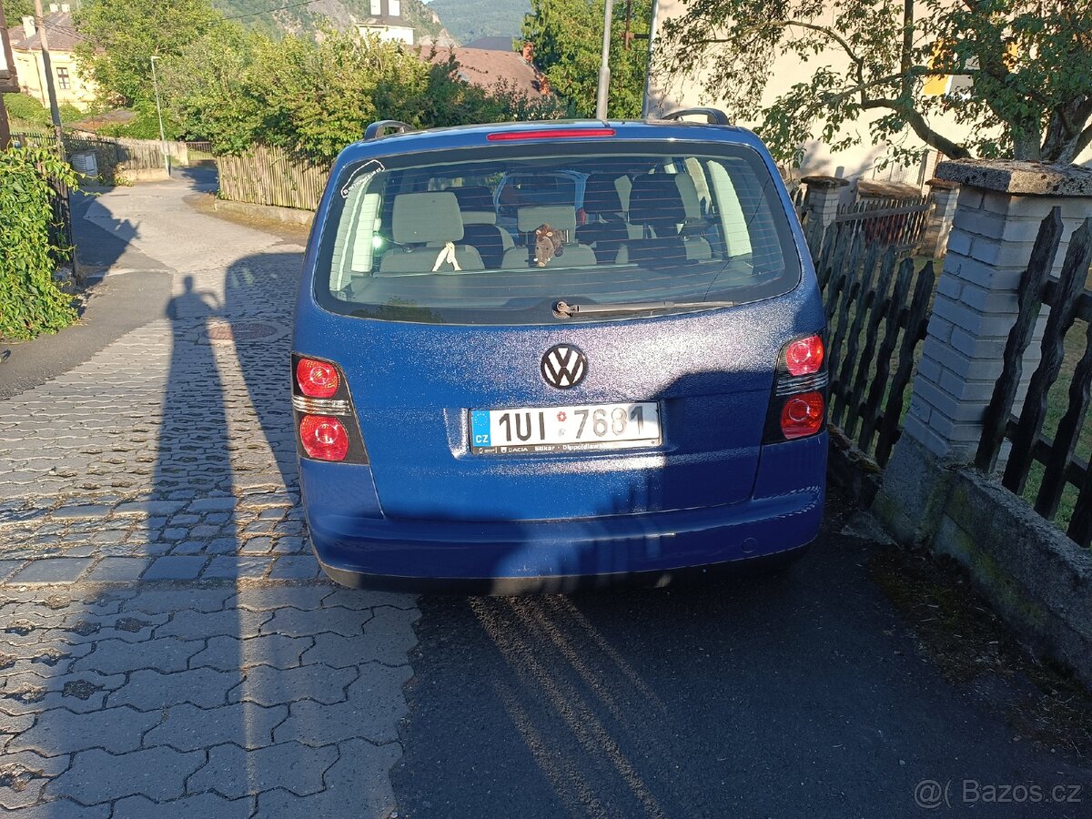 Volkswagen Touran - 4