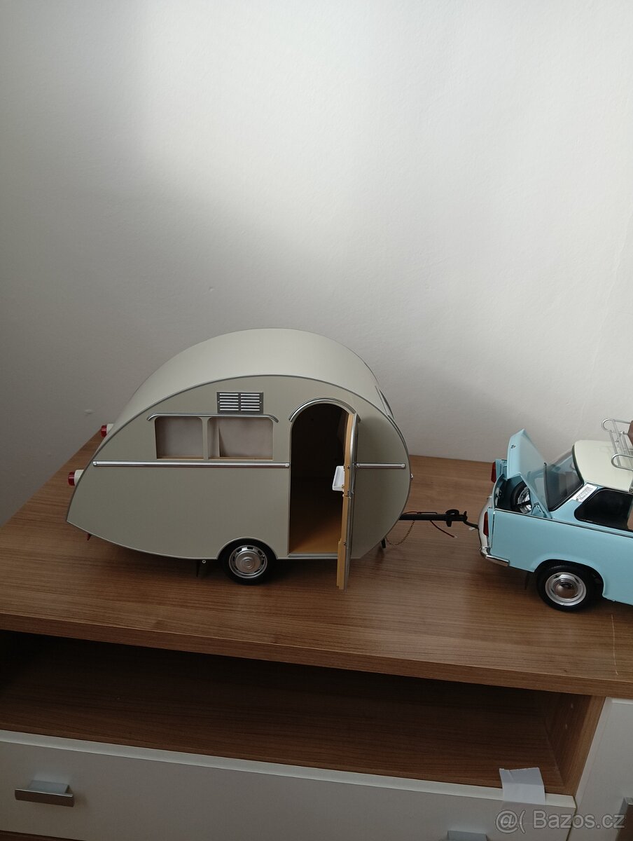 Kovový model trabant a karavan - 4
