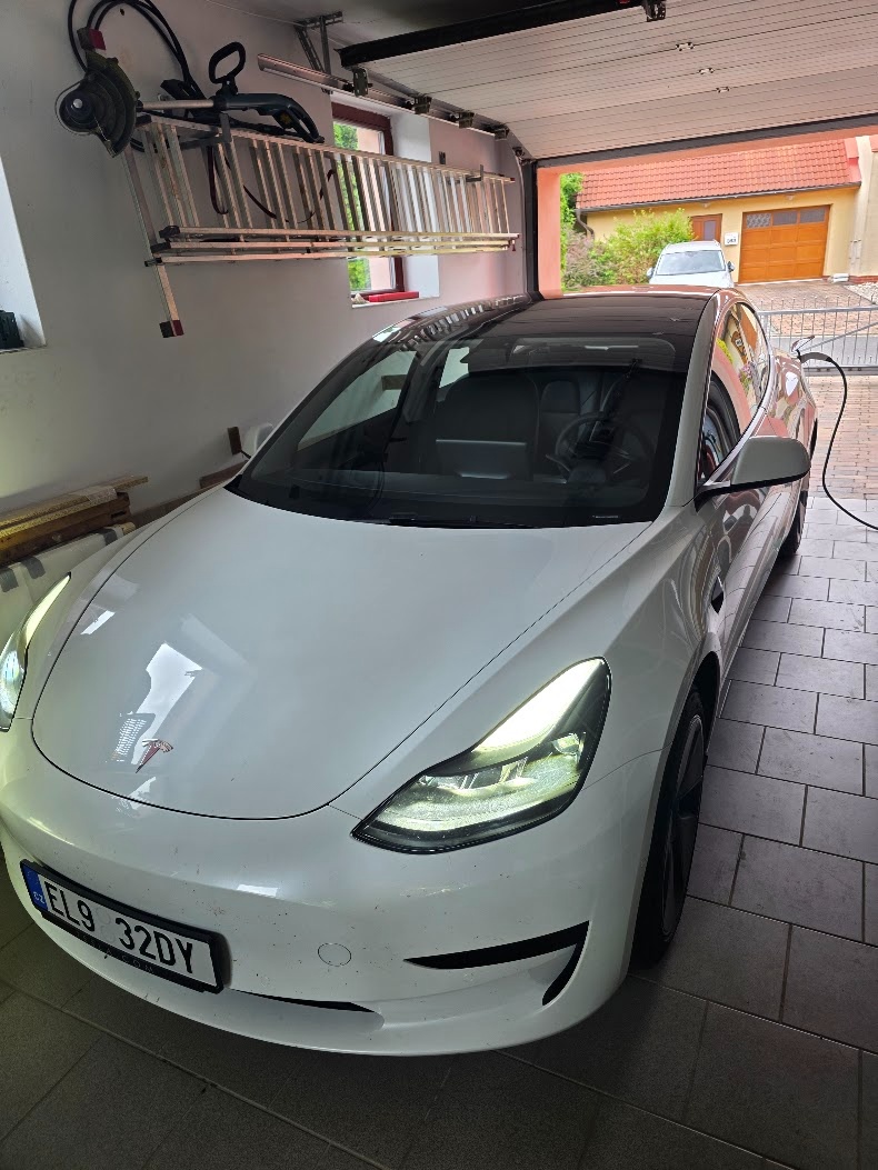 Tesla 3 Standard Range Plus - 4