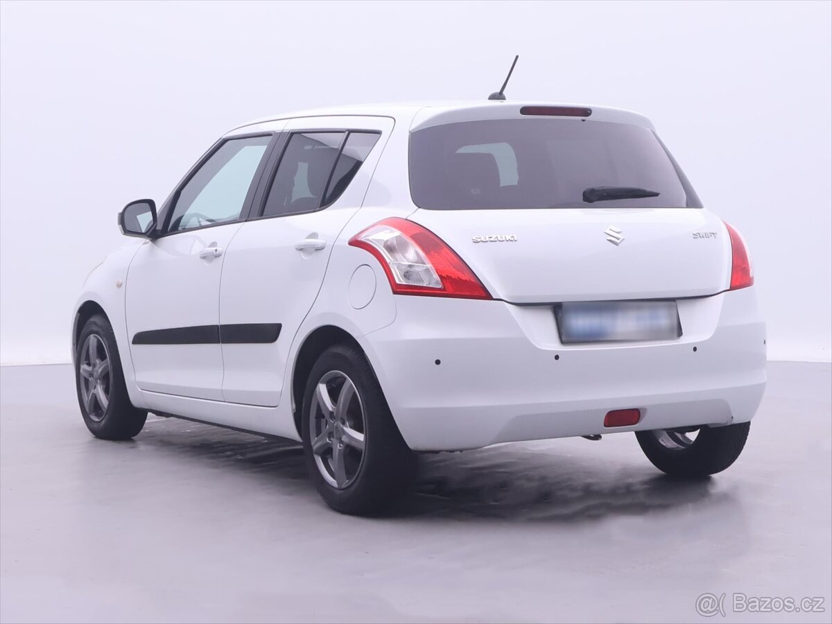 Suzuki Swift 1,2 VVT 66kW Klimatizace 1.Maj (2012) - 4