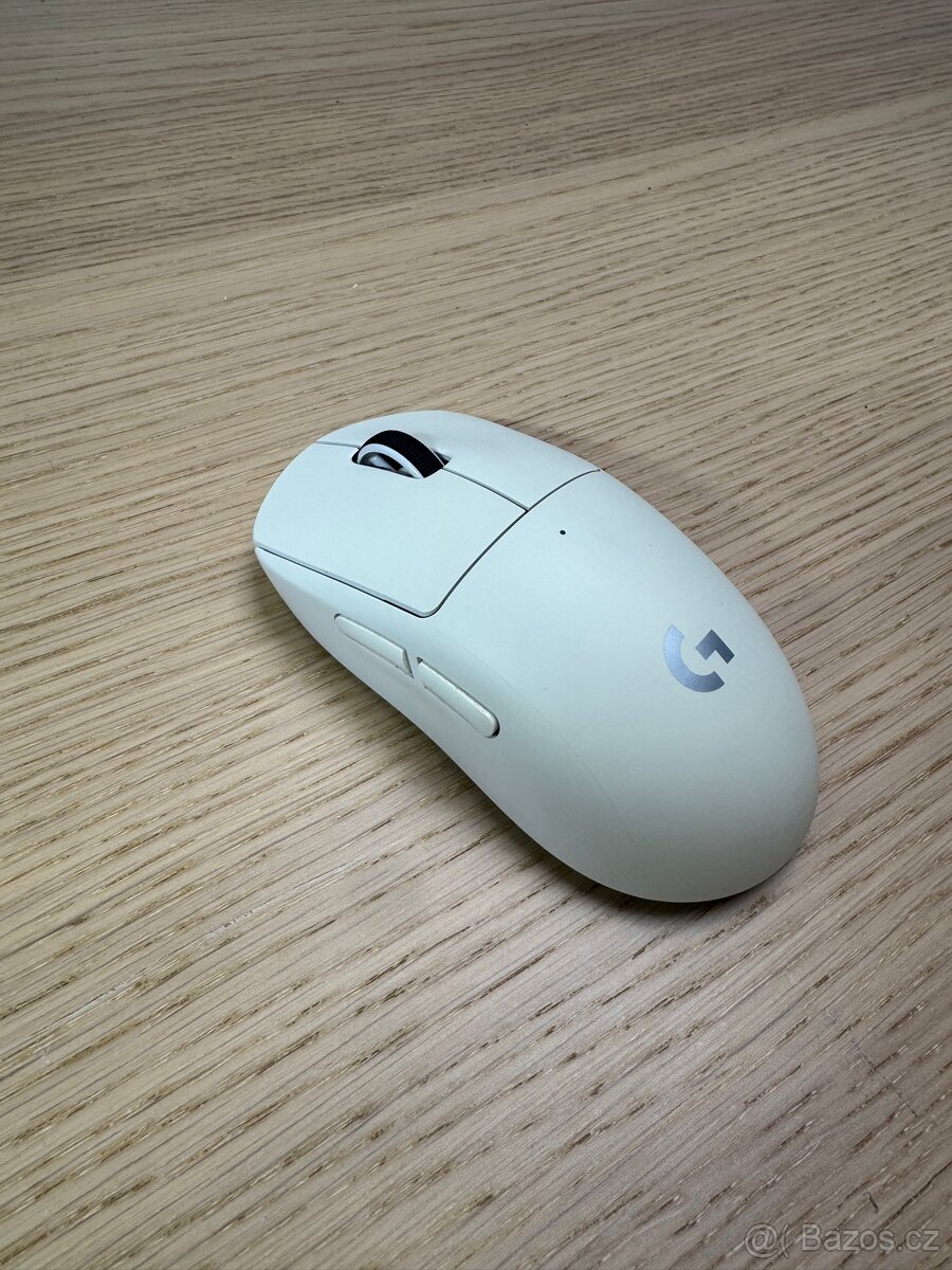 Logitech G Pro X Superlight herní myš bílá - 4