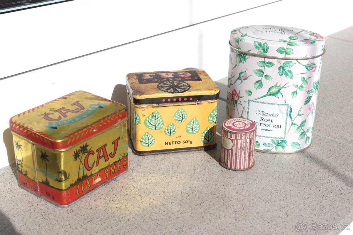7 starých plechovek 1x náplast, 4x čaj, 1x sušenky - 4