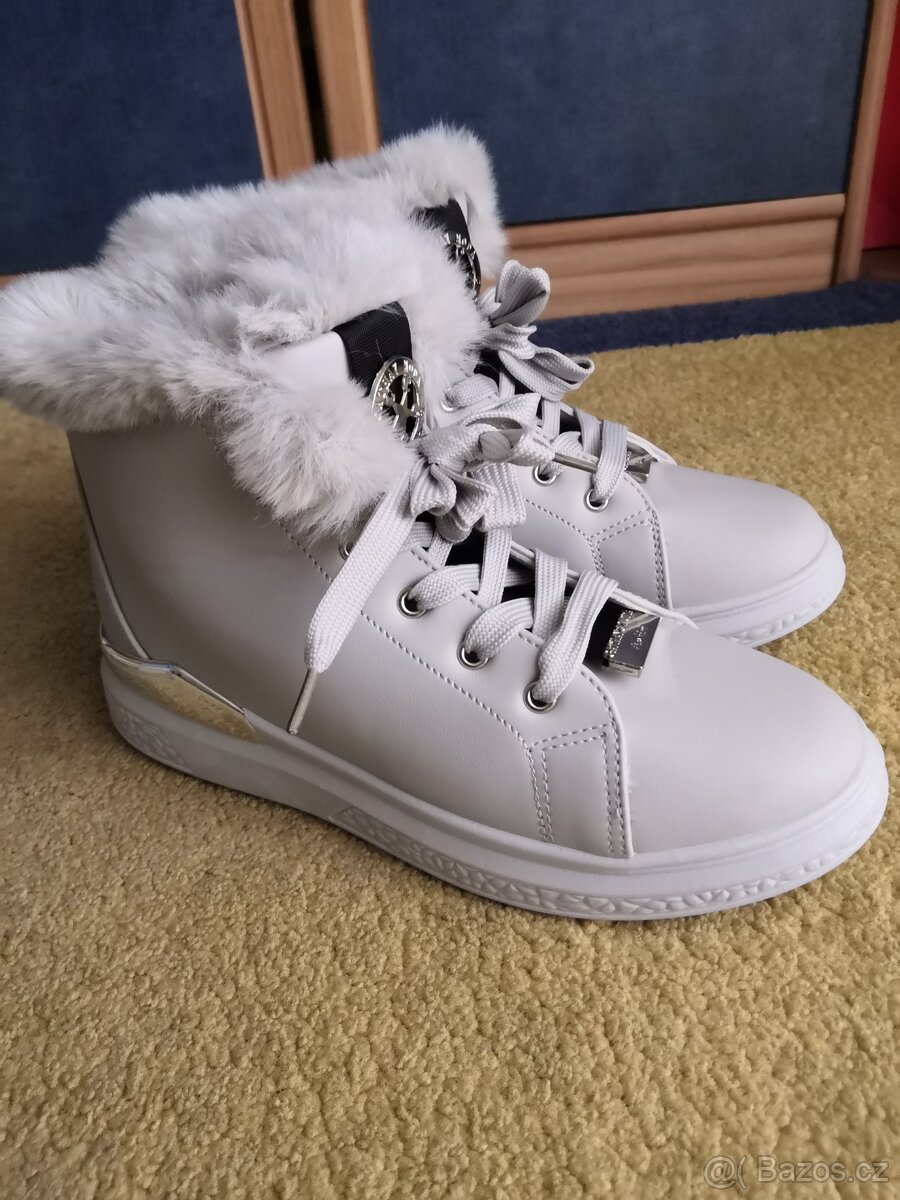 Dámské zimní boty s kožíškem - 4