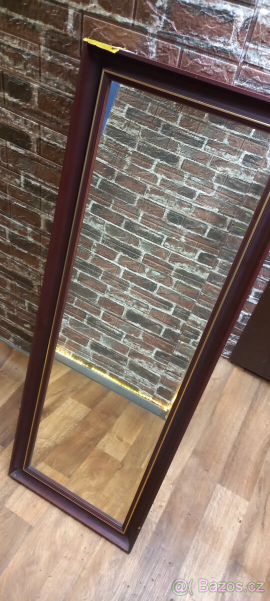 Zrcadlo v rámu - 4
