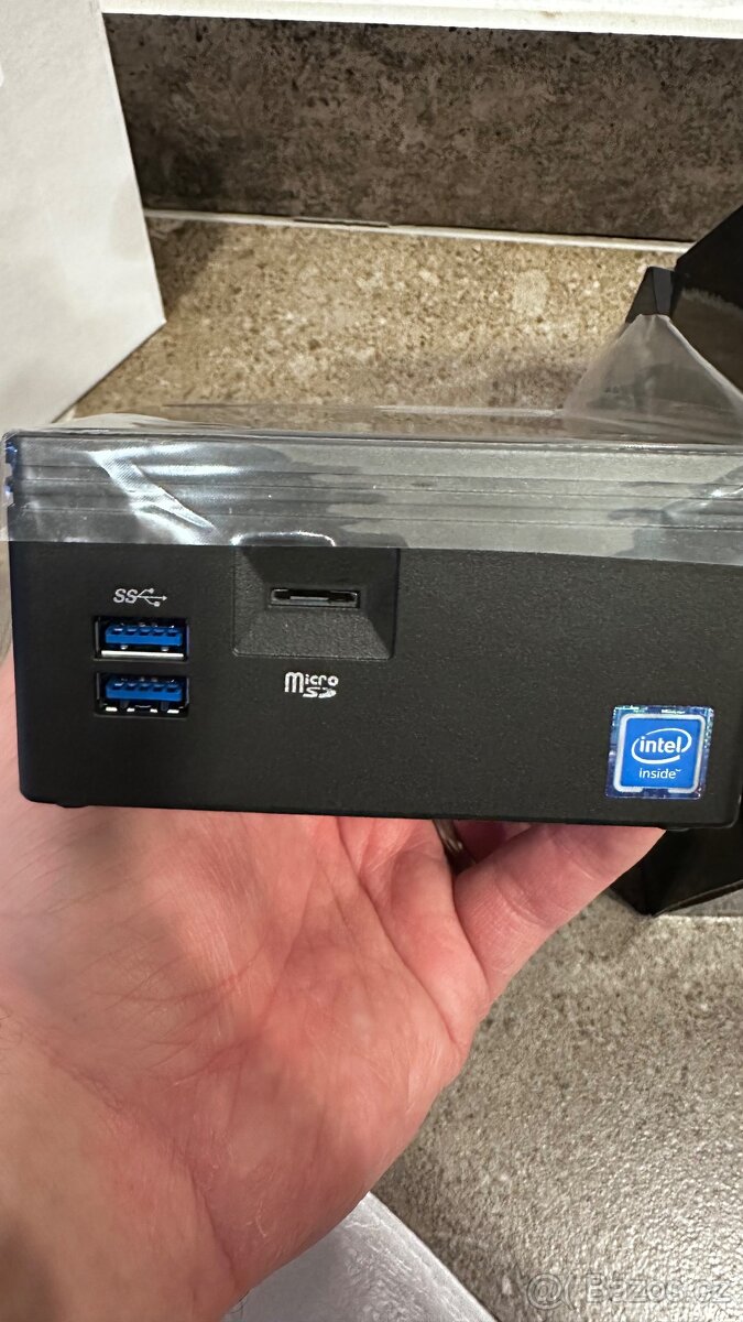 GIGABYTE BRIX mini PC GB-BACE 3160 - 4
