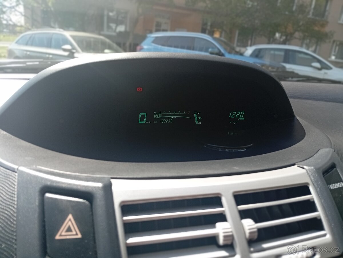 Toyota YARIS 2007 - 4