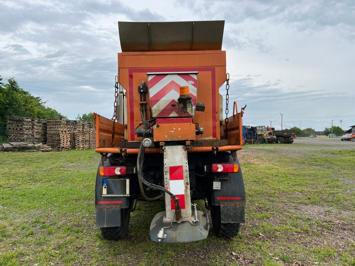 SKLÁPĚČ + SYPAČ S RADLICÍ MERECEDES UNIMOG U 90 TURBO