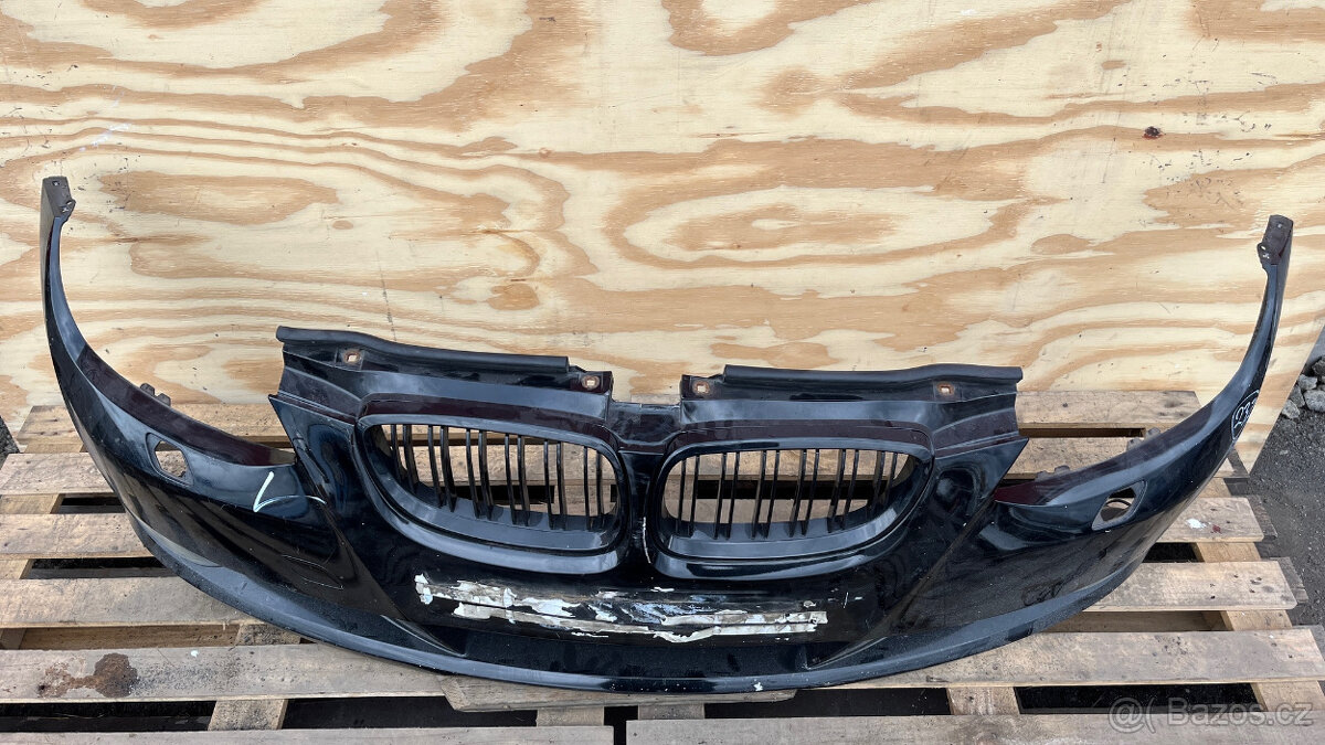 232. PŘEDNÍ NÁRAZNÍK BMW E92 - 4