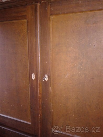 Starožitný sekretář. - 4