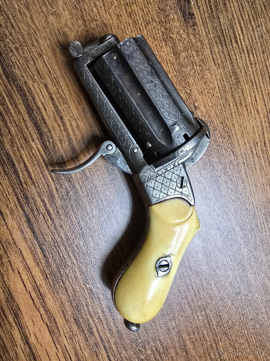 KRÁSNÁ HISTORICKÁ HONOSNÁ PISTOLE PEPŘENKA - 4