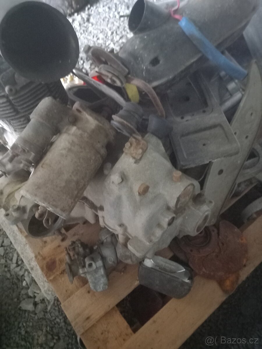 Trabant motor + převodovka. - 4