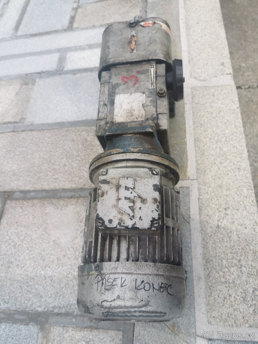 Motor s převodovkou a variátorem č.3 - 4