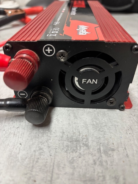 Měnič napětí z 24V na 220V - 4