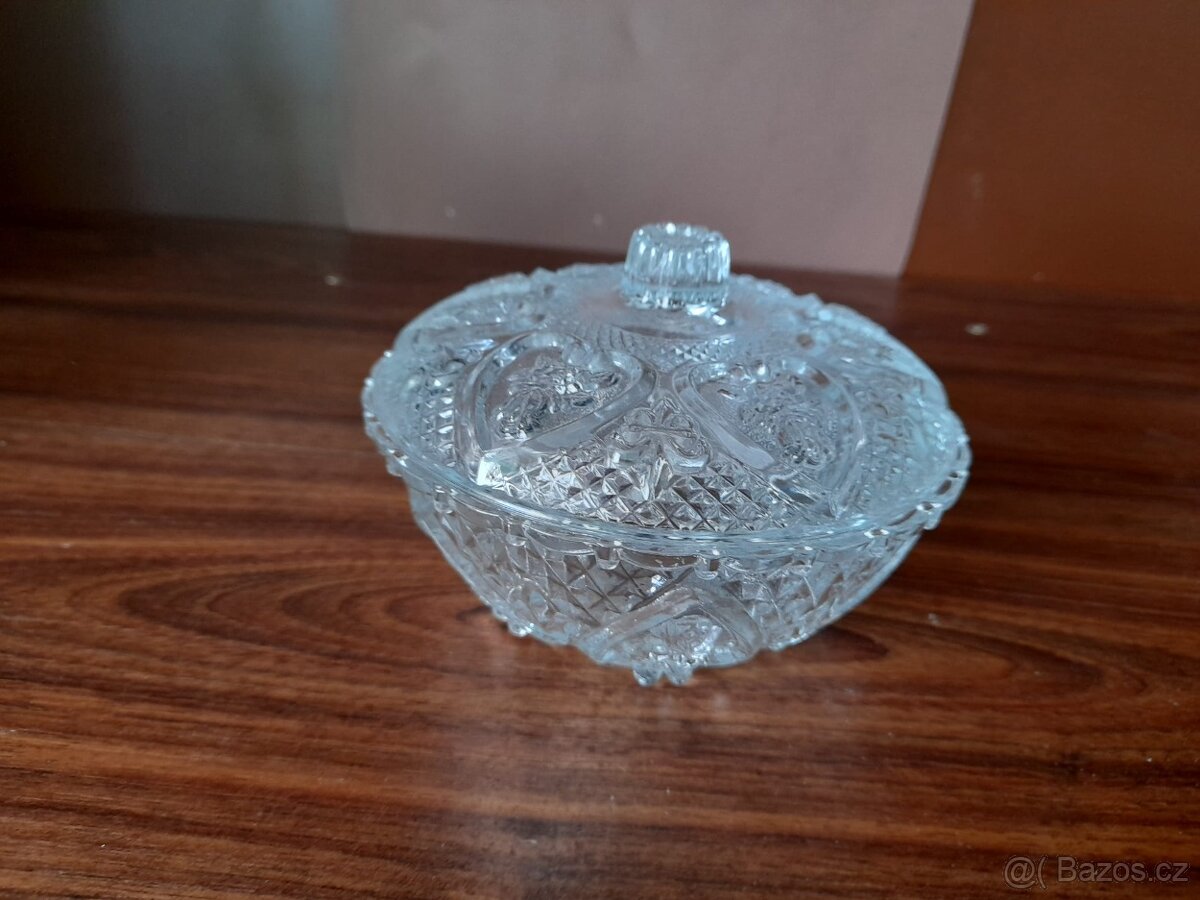 Stare sklo a porcelán - 4