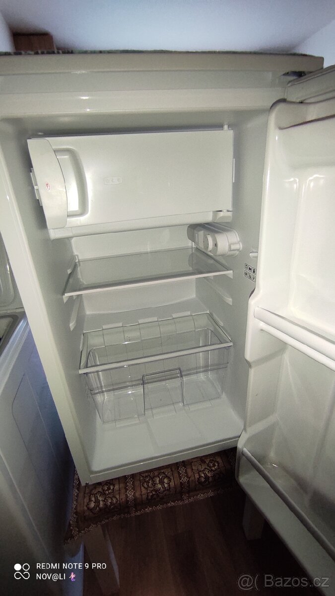Malá lednička s mrazícím boxem - 4
