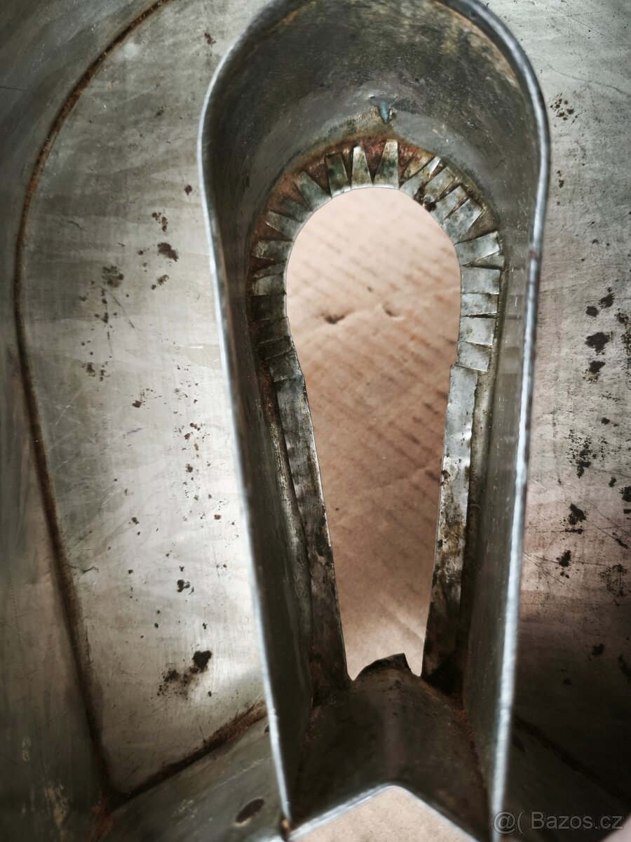 Starožitná forma ve tvaru podkovy - 4