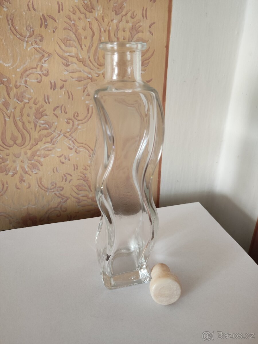 Láhve na alkohol a sklenice - 4