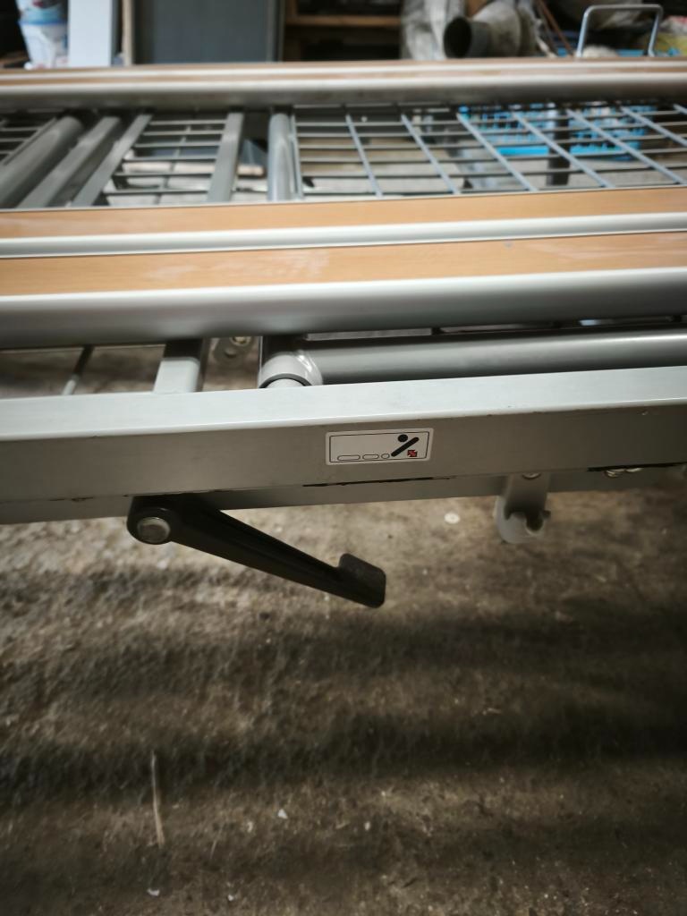 Mechanická polohovací postel - 4