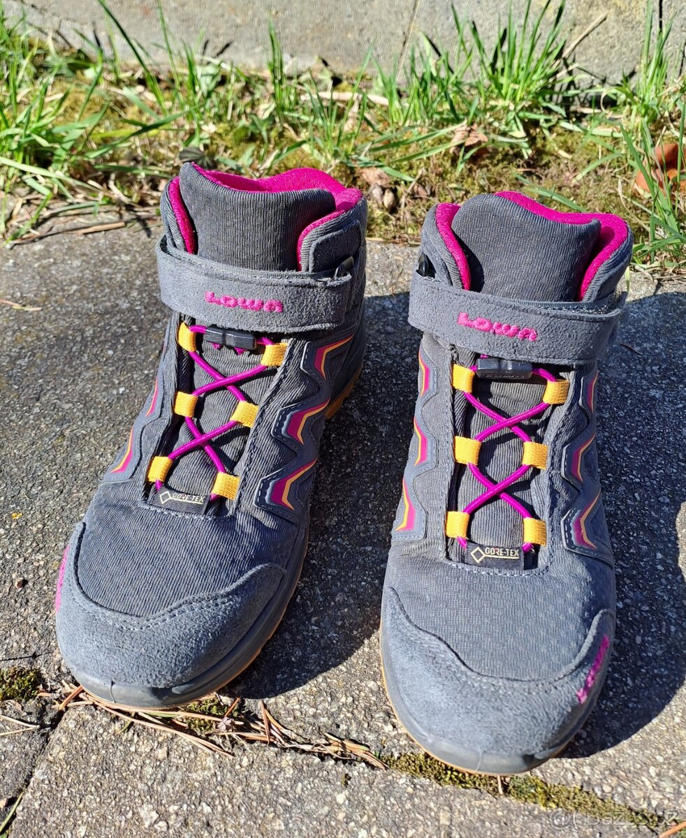 Kotníčkové boty zn. Lowa, vel. 33 - 4