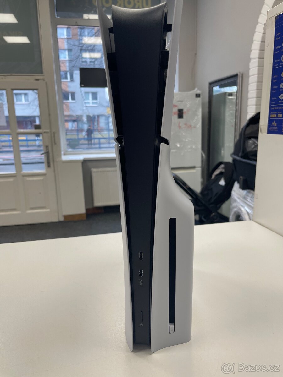 PlayStation 5 Slim s mechanikou - 4