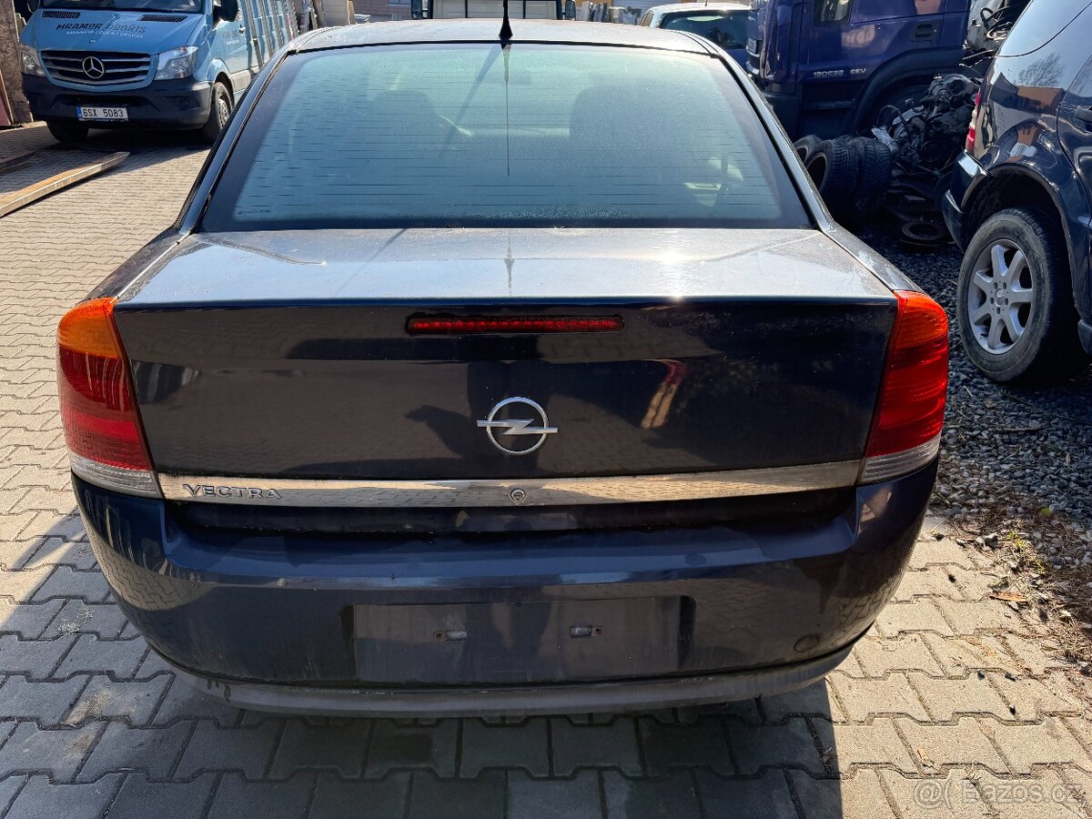 Opel Vectra 2.2 benzín - 4