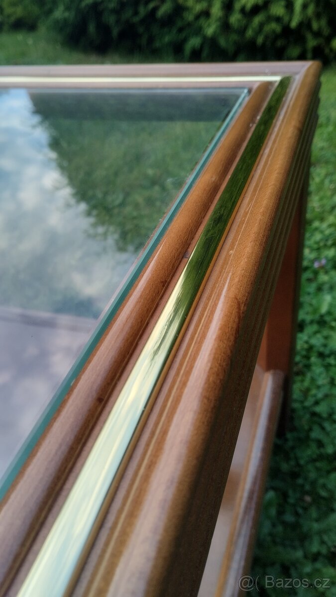 Konferenční či noční stolek - 4