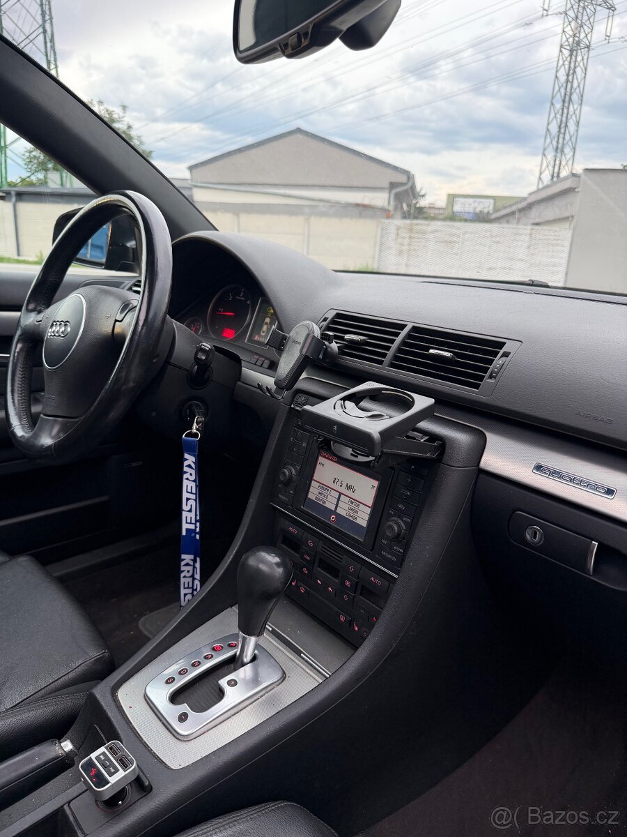 Audi A4 FULL výbava - 4
