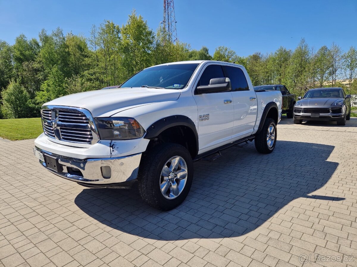 Dodge Ram 1500 5.7 HEMI V8 4x4 2015
