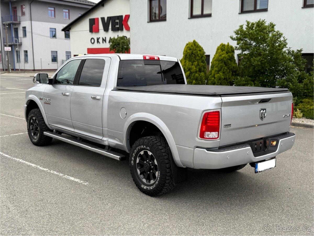 DODGE RAM 2500 HEAVY DUTY—6.4 V8 HEMI—2016–Laramie—VZDUCH—