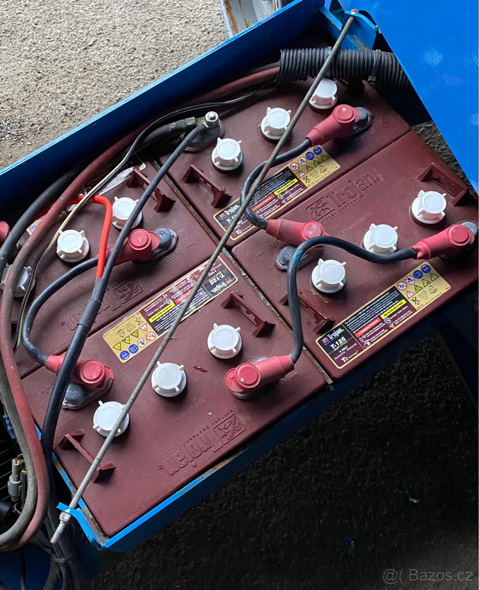 Pracovní nůžková aku plošina Genie GS2646 - 4