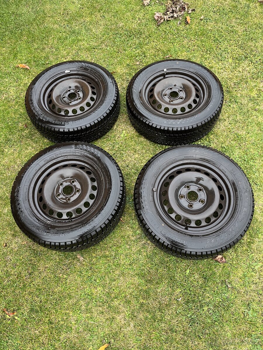 Zimní pneu NOKIAN 195/65 R15 rozteč 5x112 - 4