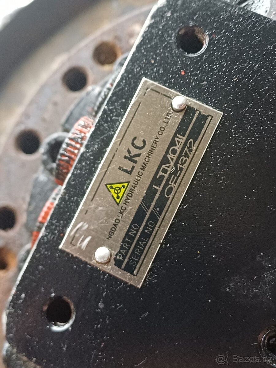 HYDROMOTOR, REDUKTOR, KONCOVÝ PŘEVOD NA MINIBAGR - 4