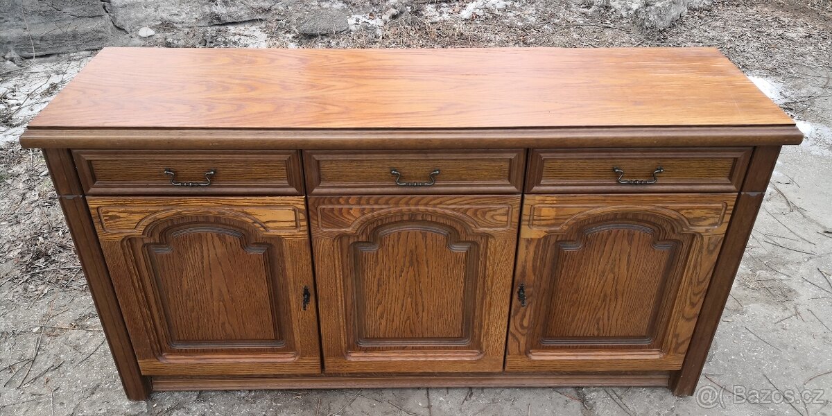 Masivní rustikální komoda - 4