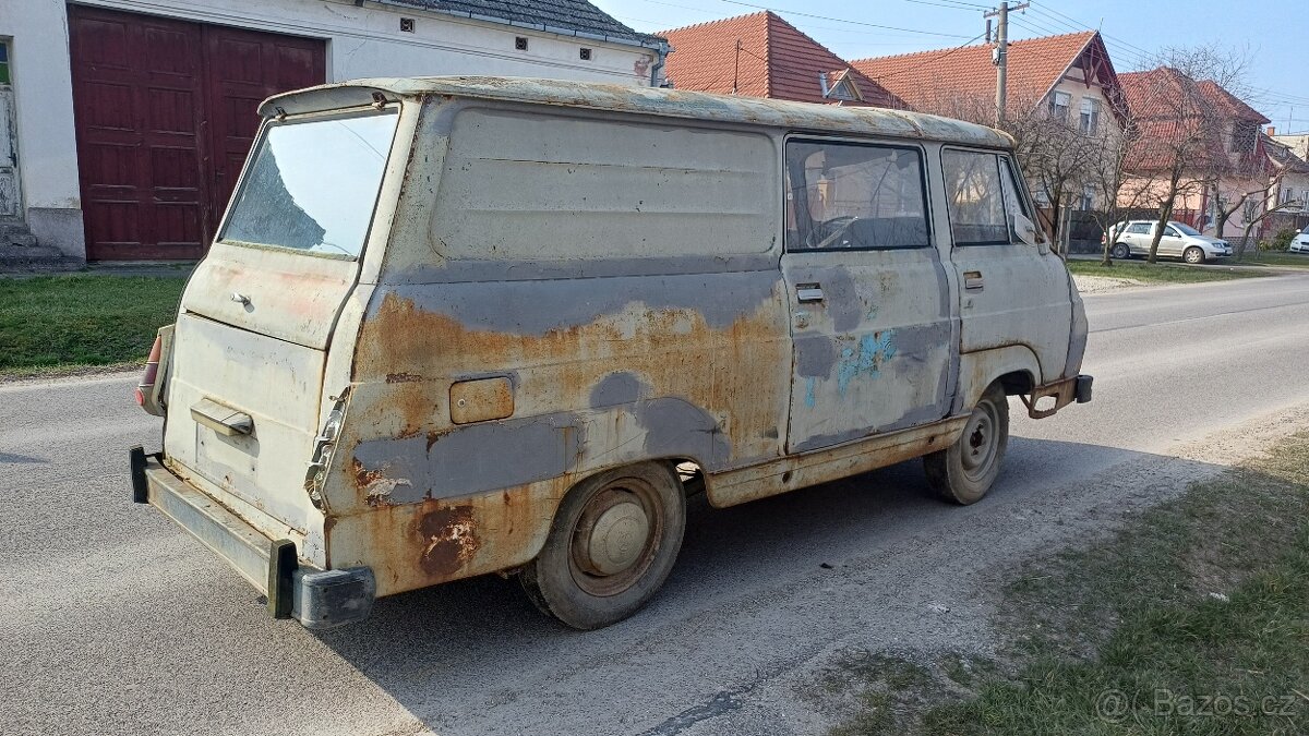 Škoda 1203 zo šiltom - 4