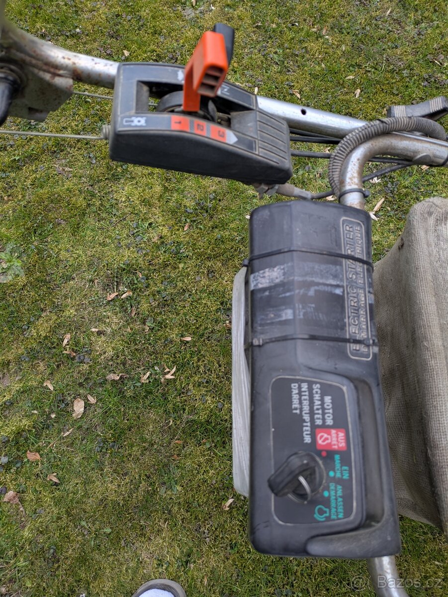 Prodám sekačku HONDA - 4