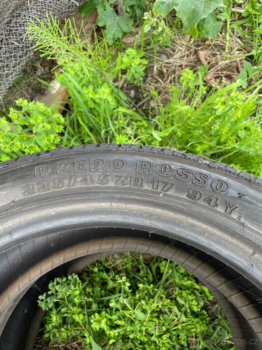 Sada pneu 225/45R17 letní MICHELIN a PIRELLI - 4