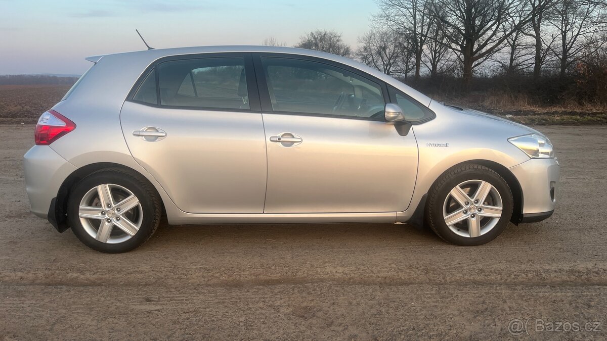 Toyota Auris Hybrid 1.8 Automat - 4