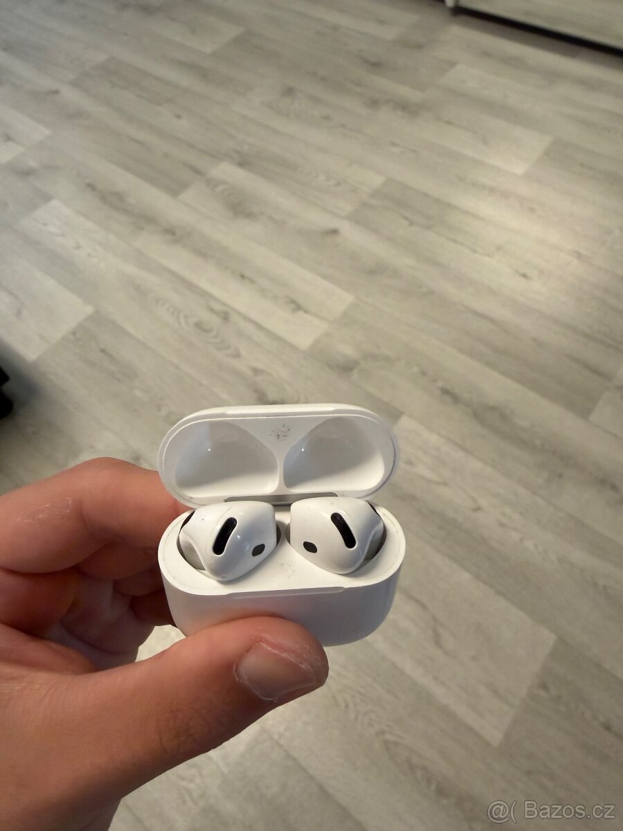 Apple AirPods 4 s ANC - 4