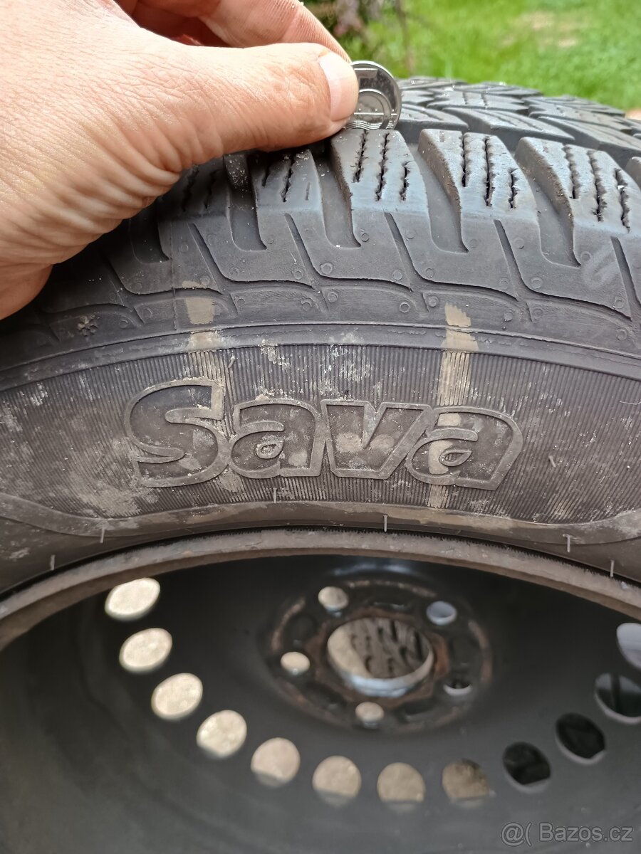 Zimní pneu 215/60 R16 - 4
