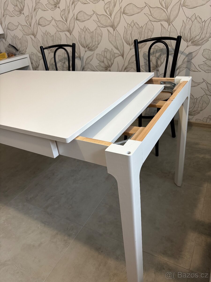 Rozkládací jídelní stůl - 4
