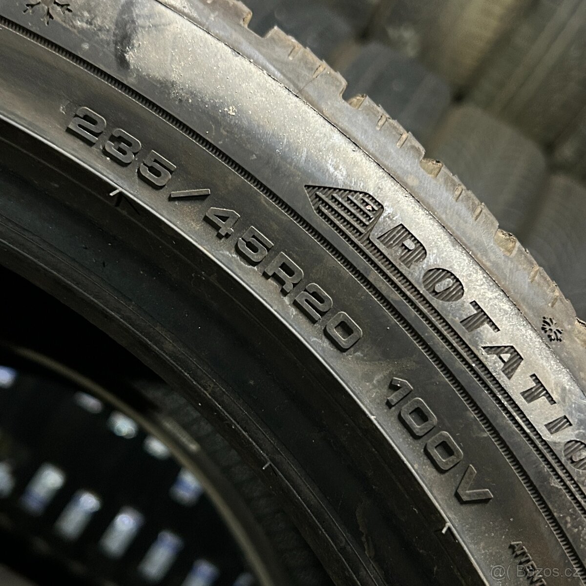 Zimní pneu 235/45 R20 100V Dunlop 7mm - 4