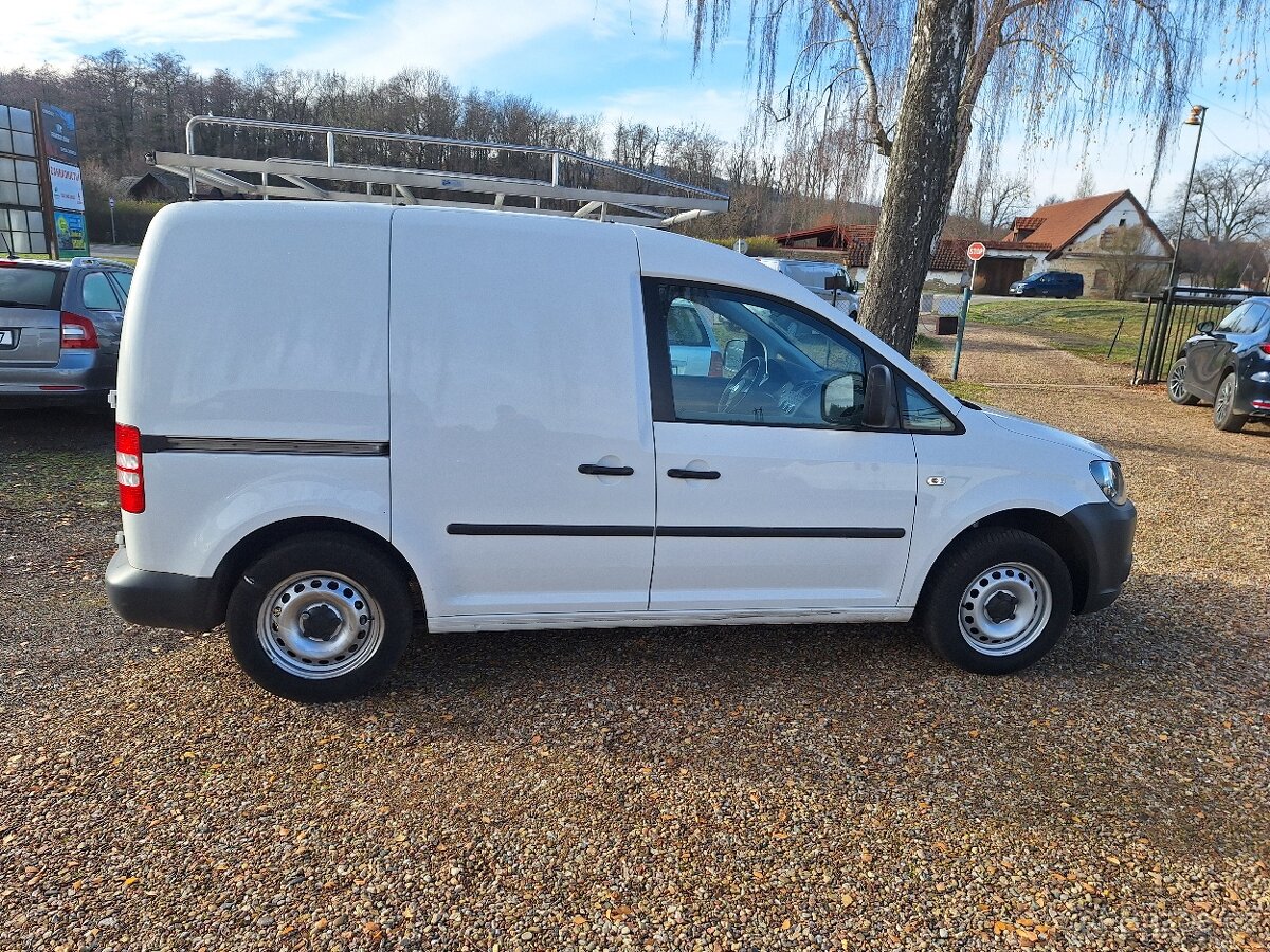 VW Caddy 1.6Tdi rv.2012 zahrádka klima tažné DPH - 4