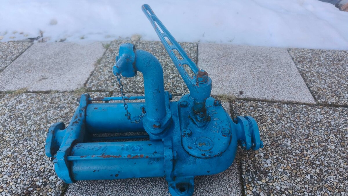 Ruční pumpa do studny Lila 75 - 4