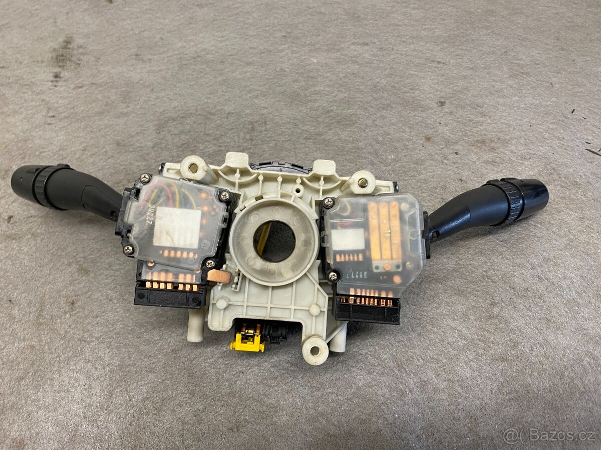 HYUNDAI SANTE FE I 2000-2006 - PÁČKY POD VOLANT - 4