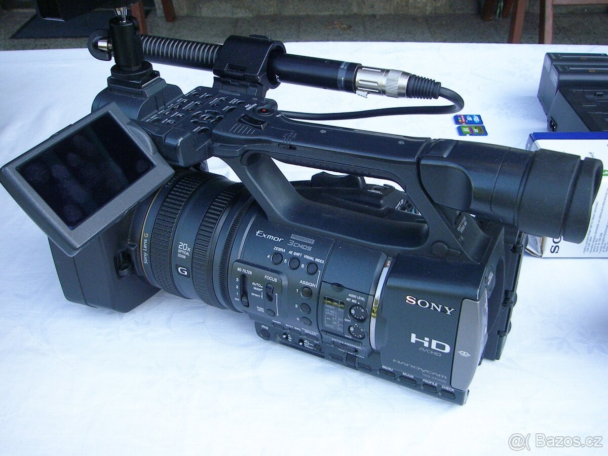 Prodám videokameru Sony HDR-AX 2000E s příslušenstvím - 4