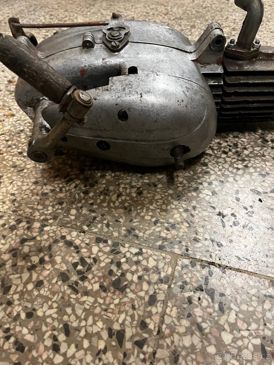 Jawa pionýr motor - 4